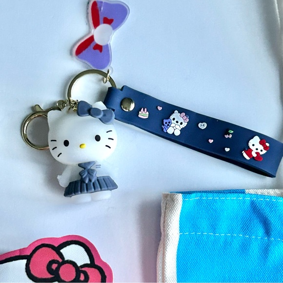 ❤️(HK0020) Hello Kitty Lover’s Adorable Blue & White Tote 10-Piece Fun Bundle! - Picture 16 of 16